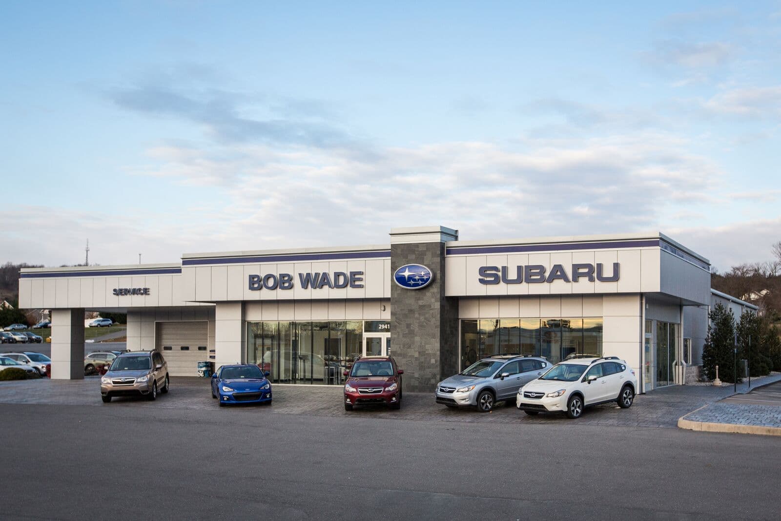 Bob Wade Subaru dealership showroom exterior